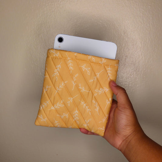 QUILTED Kobo Clara/Kindle Basic Pouch